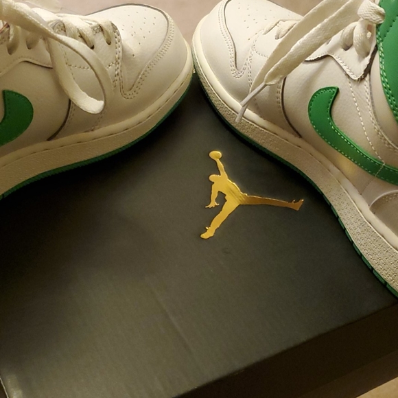 Girls jordans - Picture 8 of 9